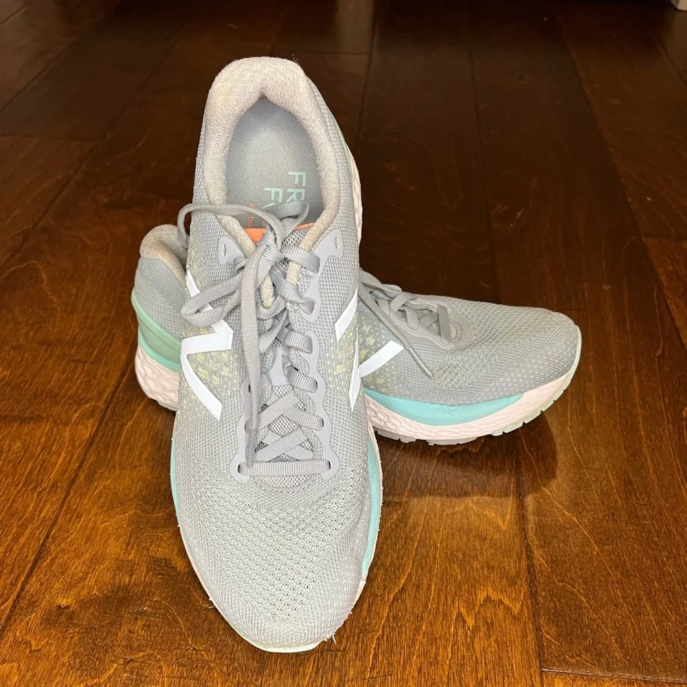 New Balance Womens Fresh Foam 880 V10 Running Shoes Size 9